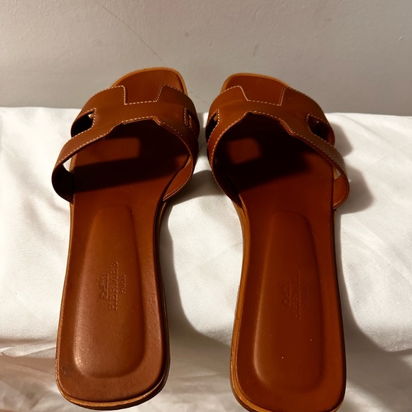 Hermès Oran Brown slides! Size 9 Great on any summer day! - Picture 2 of 8